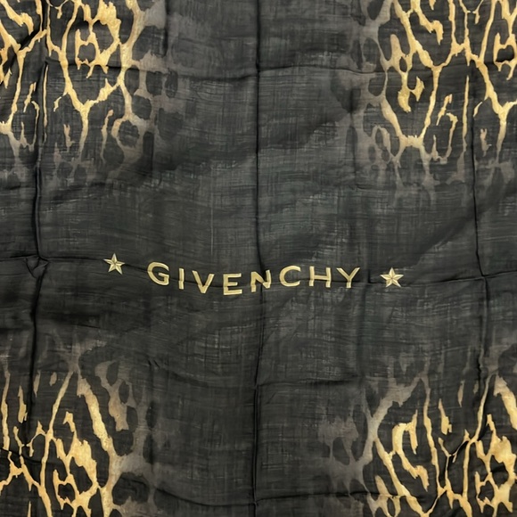 Brand new Givenchy wool 44x44” - Picture 2 of 10